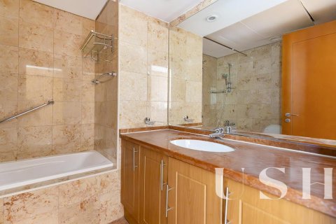 Apartment in Jumeirah Lake Towers, Dubai 5 bedrooms, 515 sq.m. № 39728 - photo 8