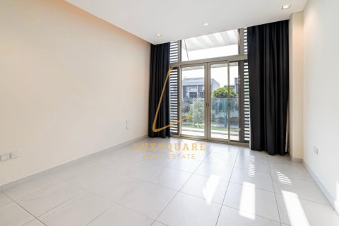 Villa in District One, Mohammed Bin Rashid City, Dubai 4 bedrooms, 700 sq.m. № 111544 - photo 13