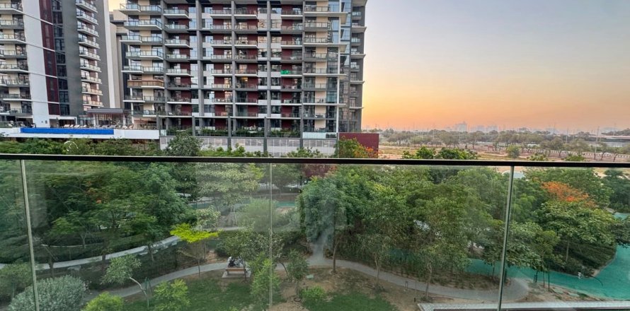 Appartement à Dubai, 2 chambres, 109.8 m², № 112976