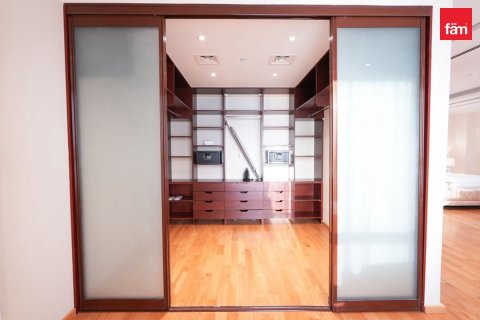 Penthouse in Dubai Marina, Dubai 4 bedrooms, 557.4 sq.m. № 13841 - photo 19