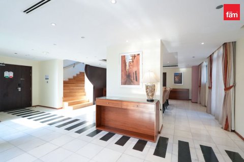 Penthouse in Dubai Marina, Dubai 4 bedrooms, 557.4 sq.m. № 13841 - photo 11