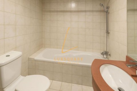 Apartamento en Jumeirah Lake Towers, Dubai, 2 dormitorios, 122 m², № 83791 - foto 11