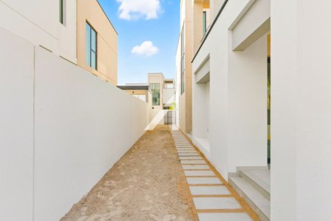 Apartment in Caya, Arabian Ranches 3, Dubai 4 bedrooms, 448 sq.m. № 83789 - photo 4