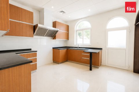 Villa à Al Barsha, Dubai, 5 chambres, 1393.5 m², № 133354 - photo 11