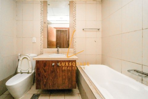 Apartamento en Executive Towers, Business Bay, Dubai, 1 dormitorio, 107 m², № 133940 - foto 2