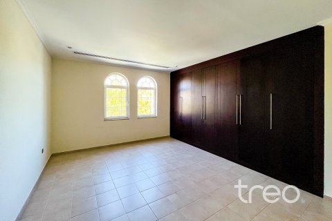 Villa à Legacy, Jumeirah Park, Dubai, 4 chambres, 402.73 m², № 133942 - photo 3