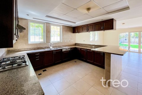 Villa à Legacy, Jumeirah Park, Dubai, 4 chambres, 402.73 m², № 133942 - photo 9