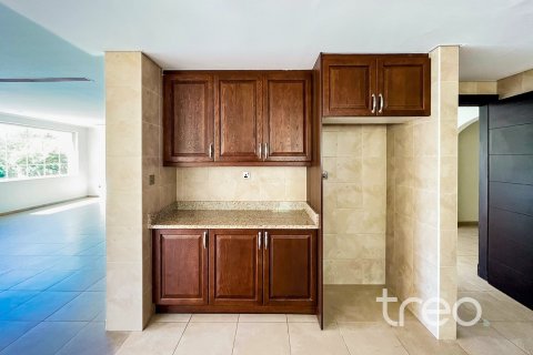 Villa à Legacy, Jumeirah Park, Dubai, 4 chambres, 402.73 m², № 133942 - photo 8