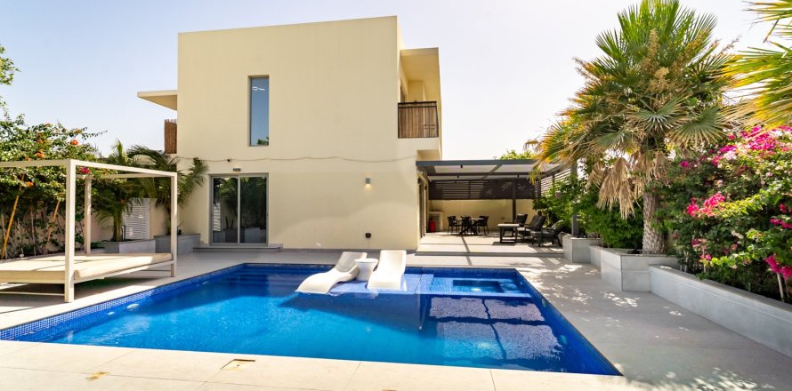 Maison de ville à Dubai, 4 chambres, 205 m², № 109626