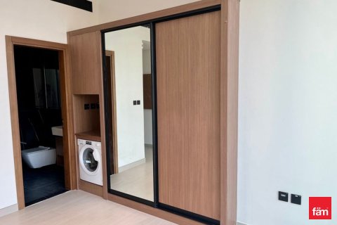 Apartment in Dubai 28.8 sq.m. № 49299 - photo 2