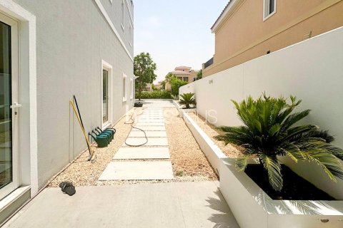 Villa in Hacienda, The Villa, Dubai 5 bedrooms, 362 sq.m. № 43720 - photo 16