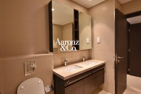 Apartment in Downtown Dubai (Downtown Burj Dubai), Dubai 2 bedrooms, 113 sq.m. № 108773 - photo 4