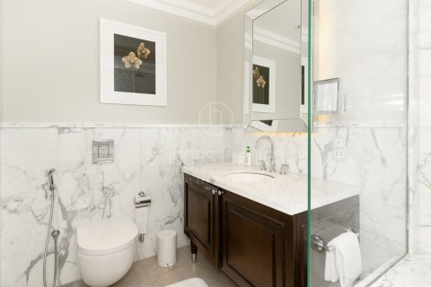 Apartment in Downtown Dubai (Downtown Burj Dubai), Dubai 3 bedrooms, 203 sq.m. № 108771 - photo 15