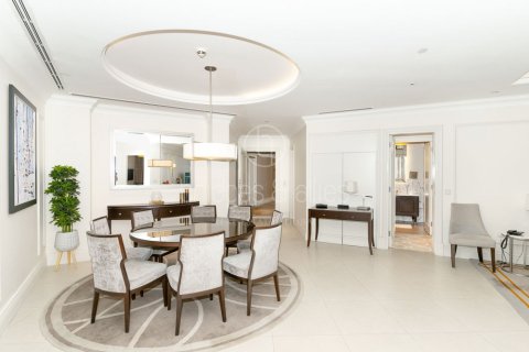 Apartment in Downtown Dubai (Downtown Burj Dubai), Dubai 3 bedrooms, 203 sq.m. № 108771 - photo 19
