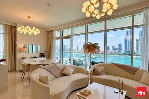 Apartment in Dubai Harbour, Dubai 3 bedrooms, 179 sq.m. № 54971 - photo 2