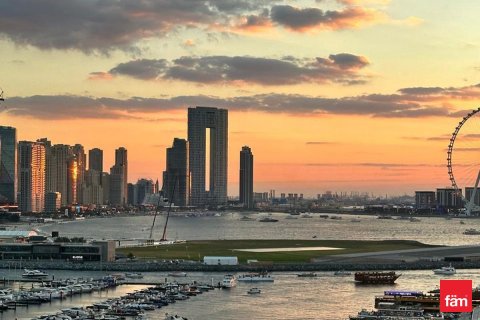 Apartment in Dubai Harbour, Dubai 3 bedrooms, 179 sq.m. № 54971 - photo 11