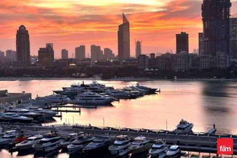 Apartment in Dubai Harbour, Dubai 3 bedrooms, 179 sq.m. № 54971 - photo 14