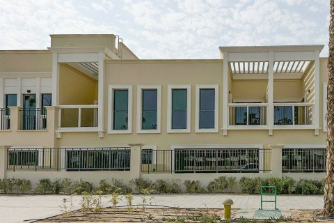 Adosado en Damac Lagoons, Dubai, 4 dormitorios, 144.19 m², № 142066