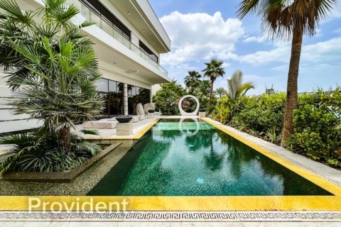 Villa in Emirates Hills, Dubai 7 bedrooms № 3067 - photo 1