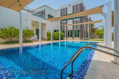 Villa à Palm Jumeirah, Dubai, 6 chambres, 22.5 m², № 3080 - photo 1