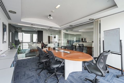 Снять в аренду офис в Джумейра Лейк Тауэрс, Дубай: 96.9м², № 42574 - фото 1