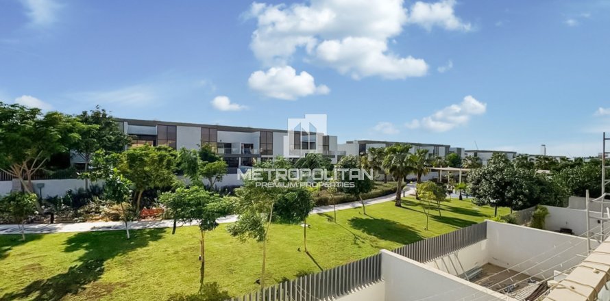 Adosado en Mohammed Bin Rashid City, Dubai, 4 dormitorios, 251 m², № 73457