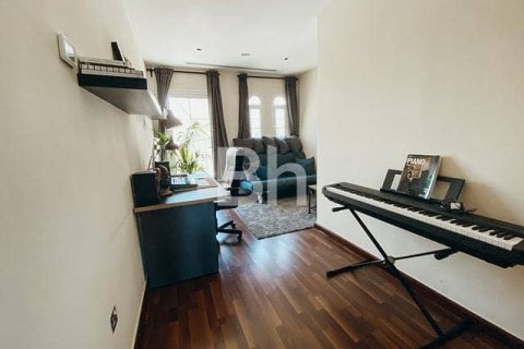 Townhouse in Jumeirah Village Triangle, Dubai 1 bedroom, 180 sq.m. № 24283 - photo 5