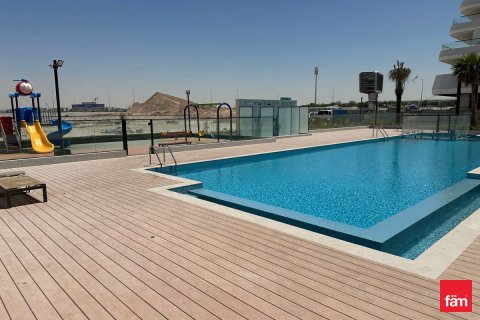 Apartment in Dubai Studio City, Dubai 3 bedrooms, 124.2 sq.m. № 111812 - photo 2