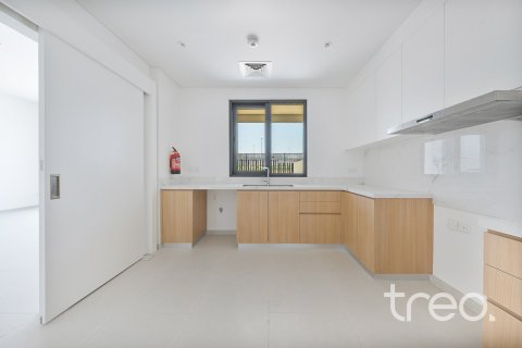 Снять в аренду таунхаус в Дубае: 3 спальни, 213.68м², № 119829 - фото 6