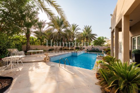 Villa en Arabian Ranches 2, Dubai, 3 dormitorios, 408.77320000 m², № 63475 - foto 14
