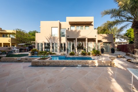Villa en Arabian Ranches 2, Dubai, 3 dormitorios, 408.77320000 m², № 63475 - foto 16