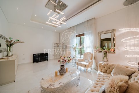 Villa en Meydan, Dubai, 5 dormitorios, 696.77250000 m², № 12838 - foto 16