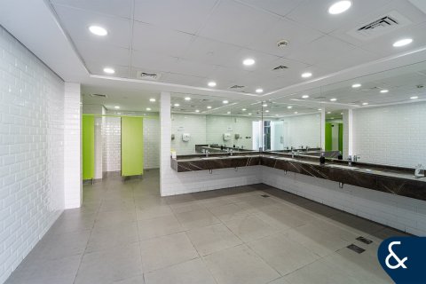 Edificio en Dubai Investment Park, Dubai, 178 dormitorios, 38691 m², № 74732 - foto 23