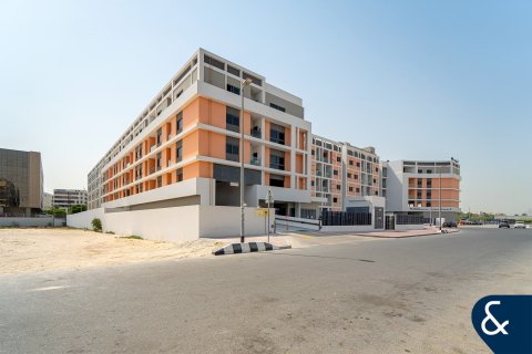 Edificio en Dubai Investment Park, Dubai, 178 dormitorios, 38691 m², № 74732 - foto 2