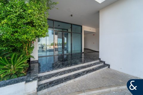 Edificio en Dubai Investment Park, Dubai, 178 dormitorios, 38691 m², № 74732 - foto 4