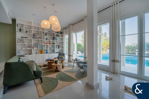 Villa in Arabian Ranches, Dubai 5 bedrooms, 575 sq.m. № 74734 - photo 2