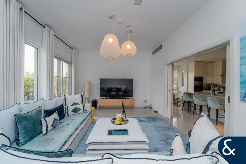 Villa in Arabian Ranches, Dubai 5 bedrooms, 575 sq.m. № 74734 - photo 4