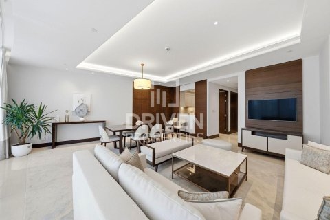 Apartamento en The Address Sky View Towers, Downtown Dubai (Downtown Burj Dubai), Dubai, 2 dormitorios, 157.84 m², № 129292 - foto 6
