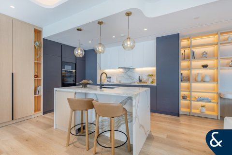 Apartment in AURORA TOWER in Marina Promenade, Dubai Marina, Dubai 2 bedrooms, 176 sq.m. № 75453 - photo 3