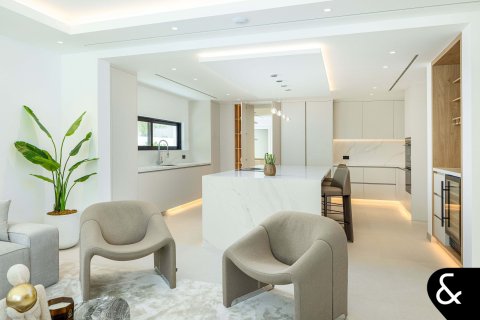 Villa en Jumeirah Golf Estates, Dubai, 6 dormitorios, 743 m², № 75461 - foto 8