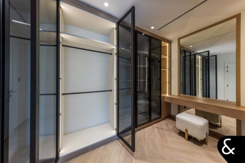 Villa en Jumeirah Golf Estates, Dubai, 6 dormitorios, 743 m², № 75461 - foto 14