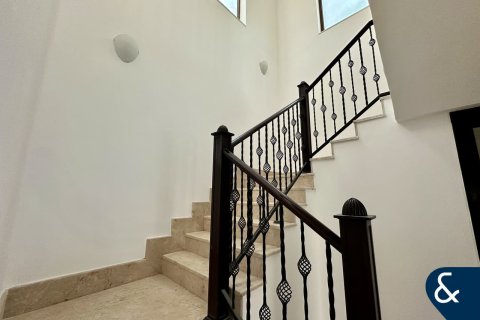 Villa in North Village, Al Furjan, Dubai 3 bedrooms, 600 sq.m. № 76621 - photo 8