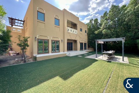 Villa in North Village, Al Furjan, Dubai 3 bedrooms, 600 sq.m. № 76621 - photo 2