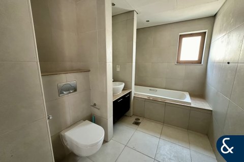 Villa in North Village, Al Furjan, Dubai 3 bedrooms, 600 sq.m. № 76621 - photo 14