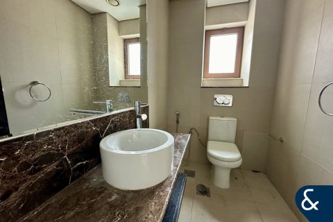 Villa in North Village, Al Furjan, Dubai 3 bedrooms, 600 sq.m. № 76621 - photo 7