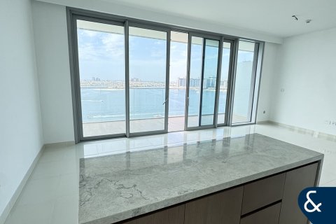 Apartment in EMAAR Beachfront, Dubai Harbour, Dubai 2 bedrooms, 137 sq.m. № 76605 - photo 4