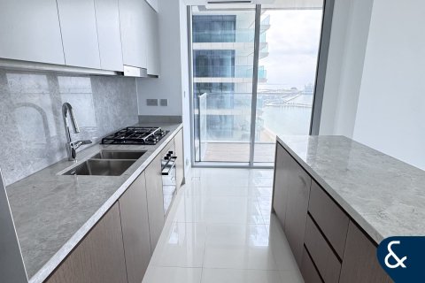 Apartment in EMAAR Beachfront, Dubai Harbour, Dubai 2 bedrooms, 137 sq.m. № 76605 - photo 7