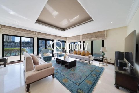 Villa in Garden Homes, Palm Jumeirah, Dubai 4 bedrooms, 464.52 sq.m. № 120760 - photo 2