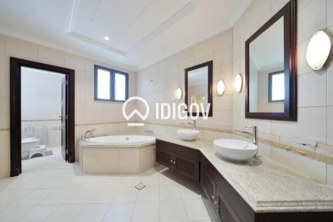 Villa in Garden Homes, Palm Jumeirah, Dubai 4 bedrooms, 464.52 sq.m. № 120760 - photo 9