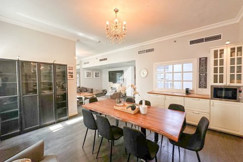 Купить квартиру в Джумейра Вилладж Серкл, Дубай: 3 спальни, 205.8м², № 56057 - фото 3